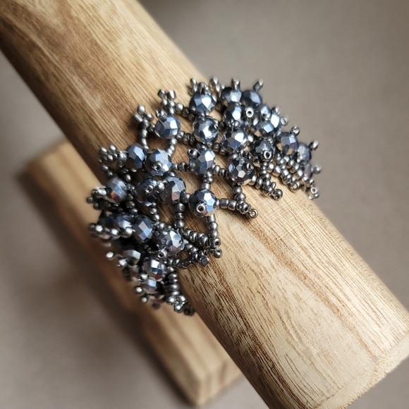 AMRITA SINGH Hypoallergenic Silver Beaded Bracelet - Picture 2 of 4